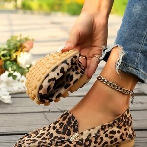 Chic Leopard Print Women's Loafers